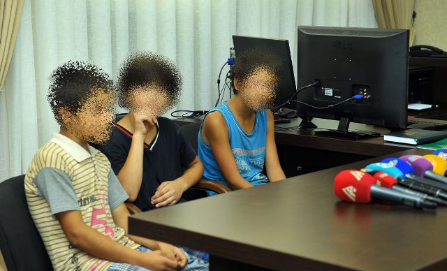 3 uşağı Türkiyəyə satmağa aparan azərbaycanlı tutuldu - Fotolar