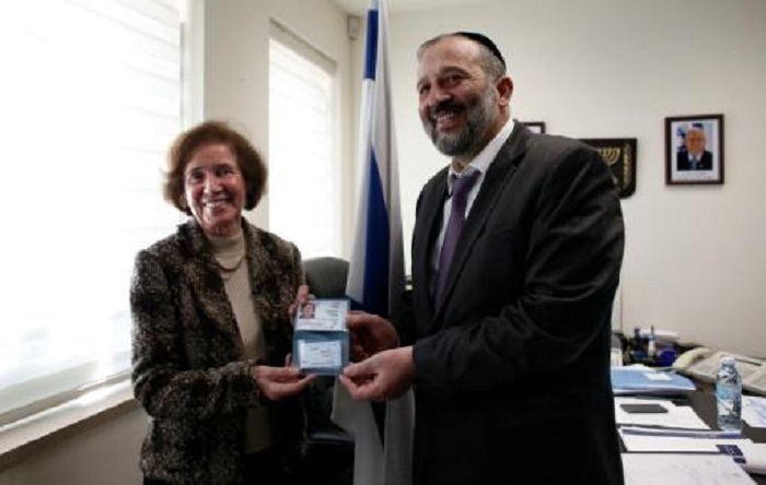 Israel ehrt Nazijägerin Beate Klarsfeld mit Staatsbürgerschaft