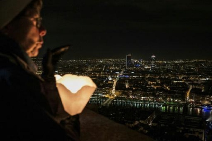 Lyon gedenkt mit Lichtspektakel der Anschlagsopfer von Paris