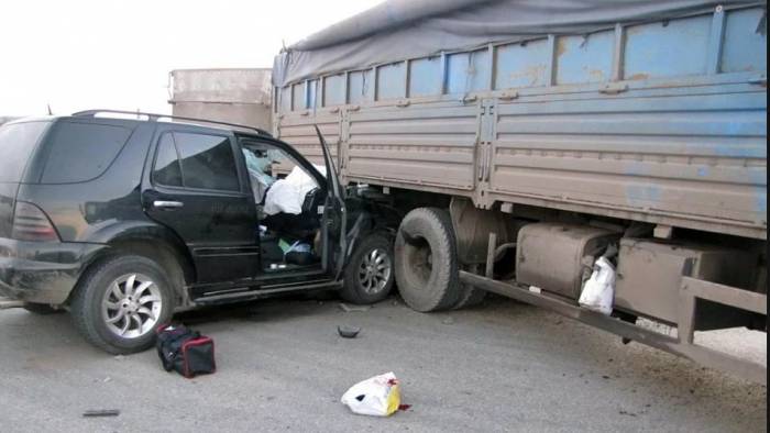 Salyanda “KamAZ” “Mercedes”lə toqquşub