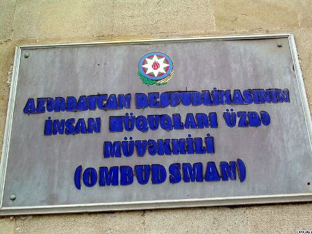 Ombudsman polis bölmələrini yoxladı 