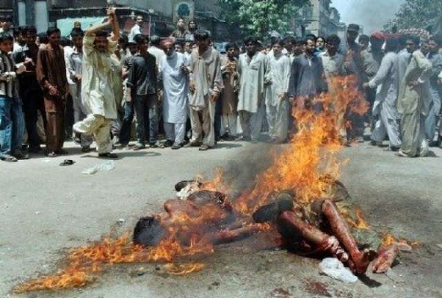 حرق المسلمين في بورما