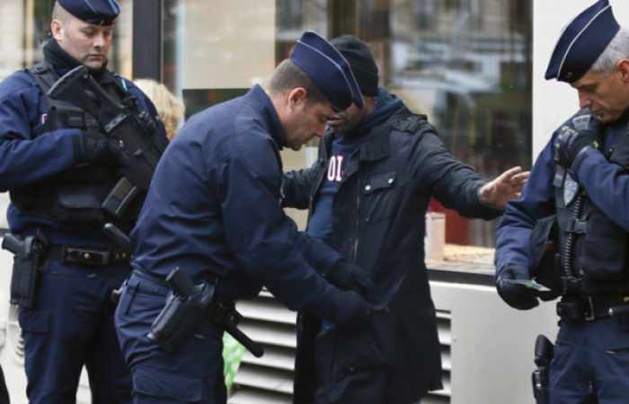 Présidentielle en France: Marine Le Pen, spectatrice d'une campagne insolite
