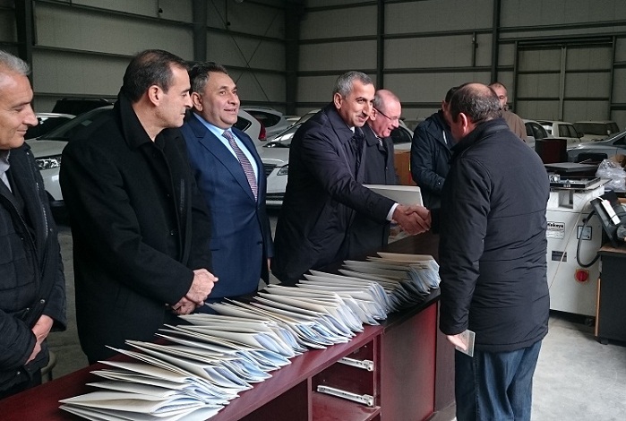 Nazirlik əlillərə maşın payladı