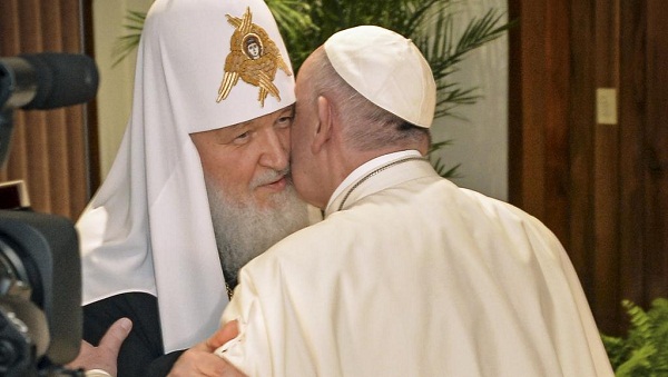 Le pape François rencontre le patriarche russe Kirill à Cuba