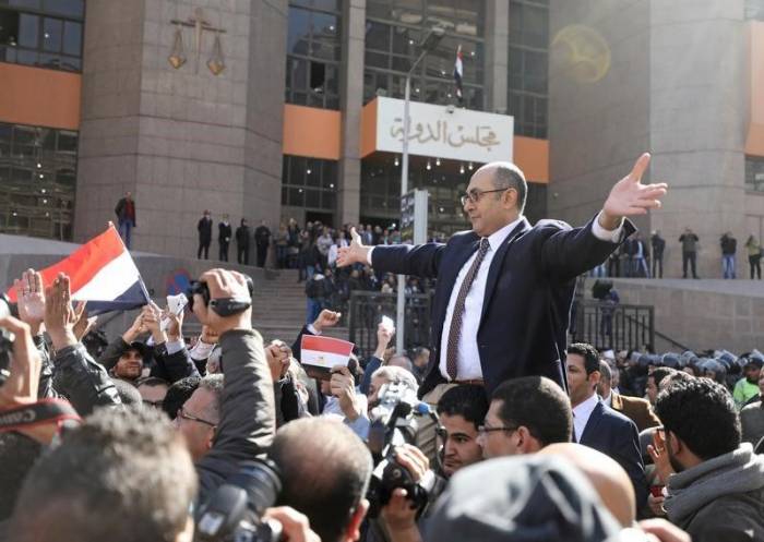 Egypte : ouverture du procès d'un opposant