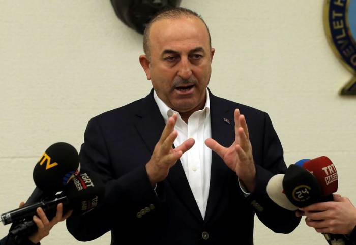 Des journalistes utilisés comme espions en Turquie, selon Cavusoglu