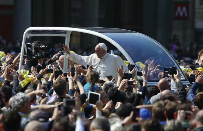 Le pape à la rencontre des défavorisés à Milan