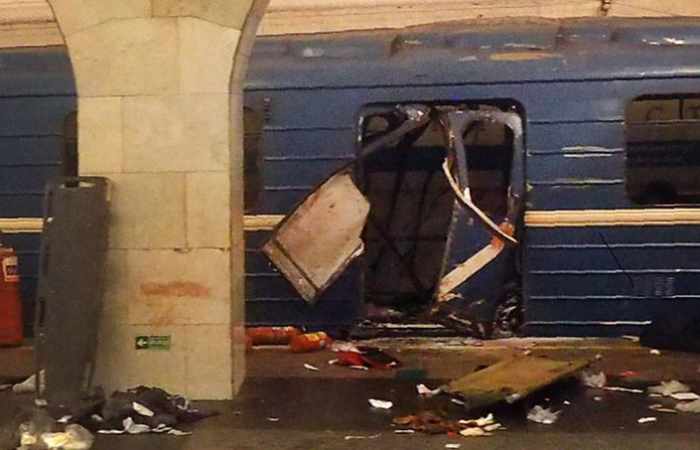 Deux suspects recherchés après l'explosion à Saint-Pétersbourg, selon Interfax