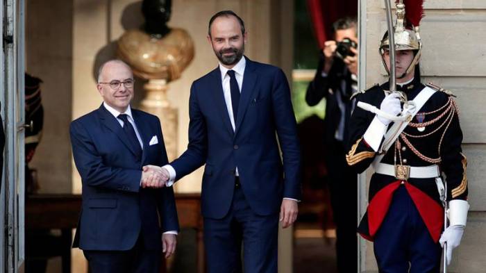 À Matignon, Édouard Philippe se qualifie "d'homme de droite" et promet d'être "conquérant"