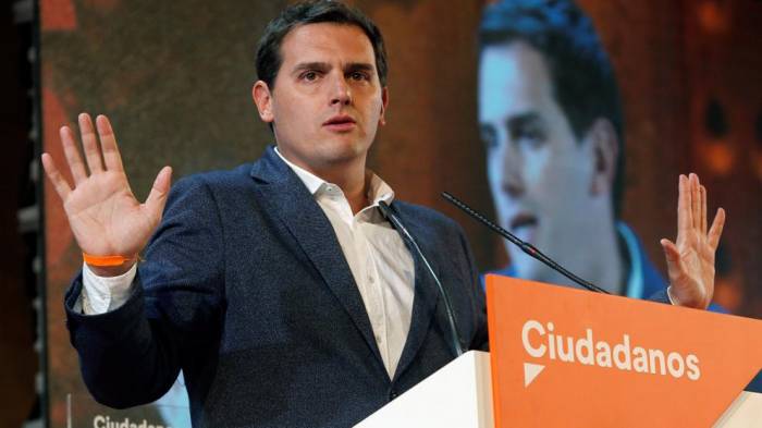 Rivera a Puigdemont: "Vuelva a España a defenderse y ayude a calmar las aguas"