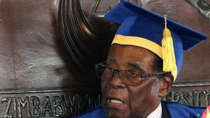 Zimbabwe : Robert Mugabe exclu du parti au pouvoir