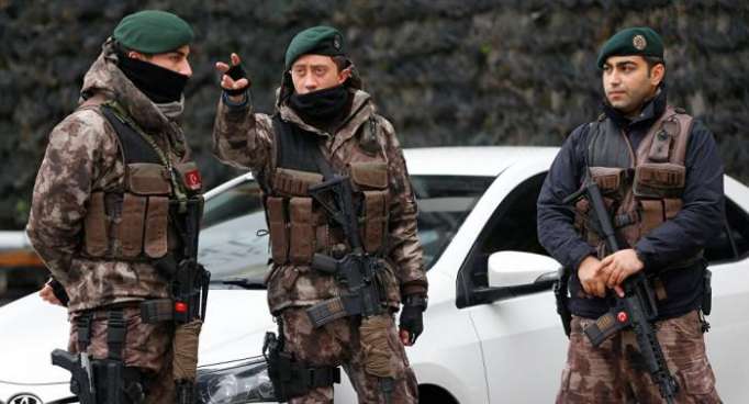 Policía turca detiene a 14 extranjeros vinculados con Daesh