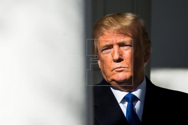 Trump afirma que es falso que ordenara despedir al fiscal Mueller