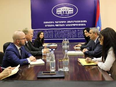 Abgeordneter des Europäischen Parlaments besuchte illegal Bergkarabach