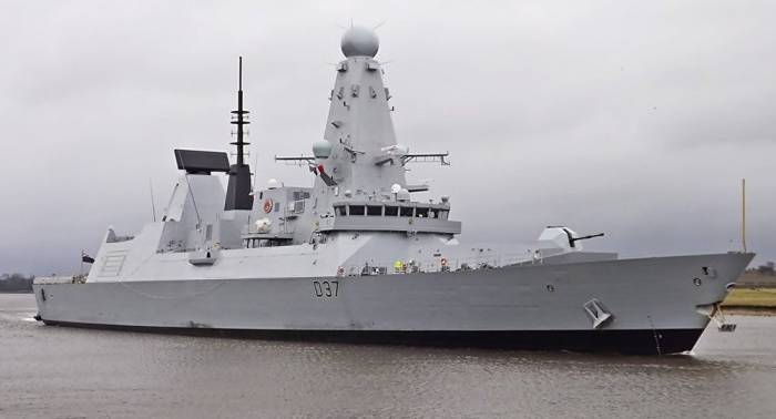Buques de un grupo naval de la OTAN entran en el mar Negro