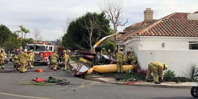 Helikopter stürzt in Kalifornien auf Haus