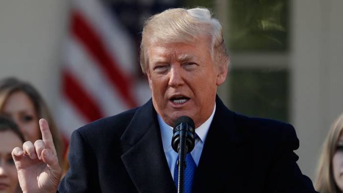 Trump imita al primer ministro indio Narendra Modi