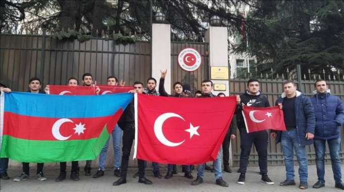 وقفة أمام السفارة التركية لدى جورجيا لدعم "غصن الزيتون"