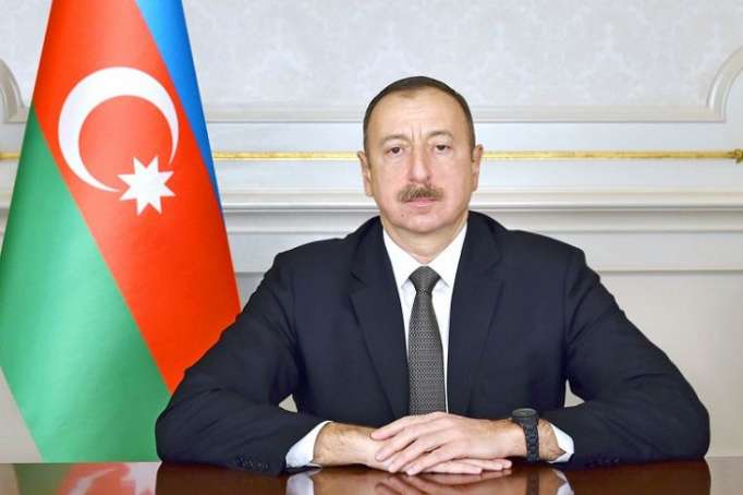 El presidente de Azerbaiyán felicitó a su par indio