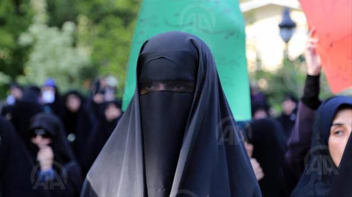 Iranian women protest obligatory headscarf rules