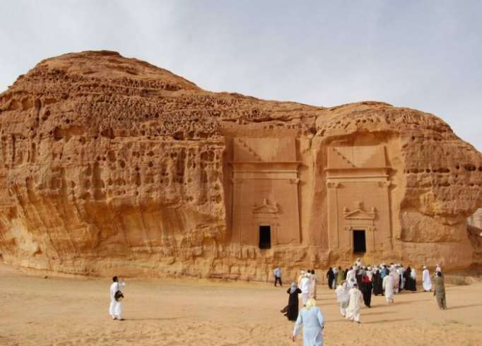 السعودية: شروط التأشيرات السياحية خلال شهرين