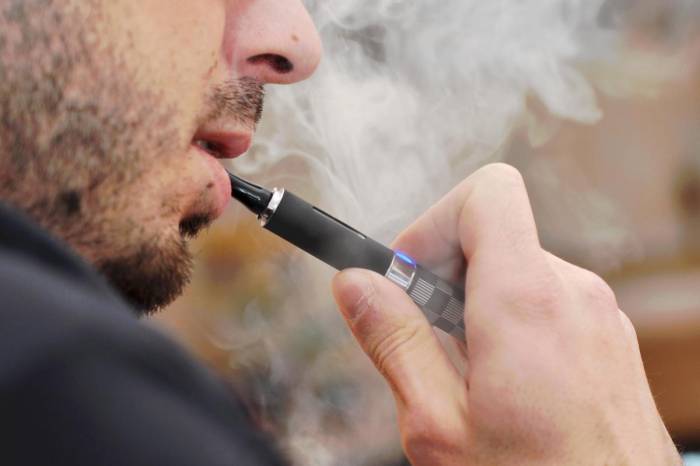 Lung damage from vaping resembles chemical burns