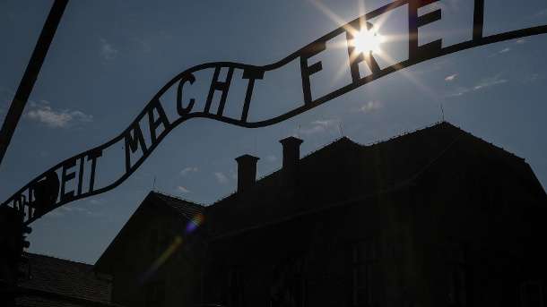 Polnischer Senat verabschiedet umstrittenes Holocaust-Gesetz