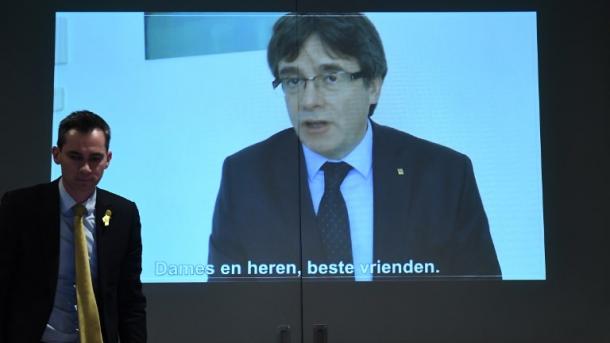 Puigdemont: "Los nuestros nos han sacrificado"