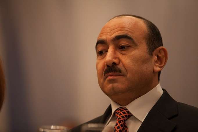 Ali Hasanov: Anordnung über die Durchführung von außergewöhnlichen Präsidentenwahlen stimmt völlig mit der Verfassung und der Gesetzgebung von Aserbaidschan überein