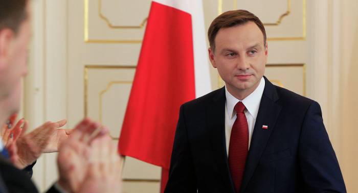 El presidente de Polonia firma la ley sobre Holocausto