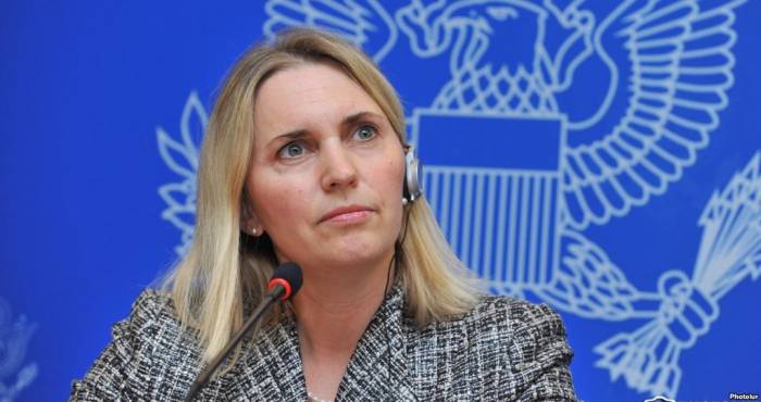 Bridget Brink: "El arreglo pacífico del conflicto de Karabaj es muy importante"