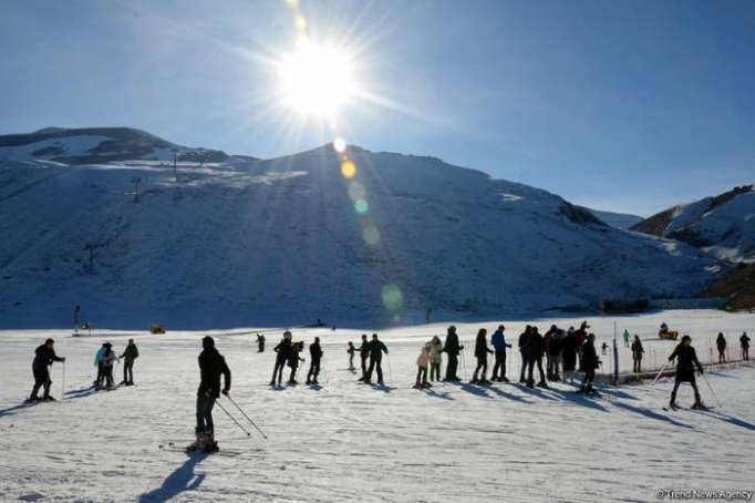 El número de turistas aumenta en un 17% en Azerbaiyán en el mes enero