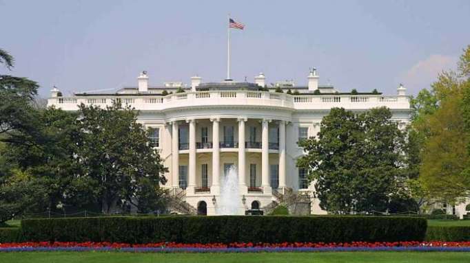 Otro funcionario de la Casa Blanca dimite tras acusaciones de abuso