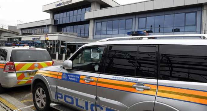 Una bomba de la Segunda Guerra Mundial mantiene cerrado el Aeropuerto de la Ciudad de Londres