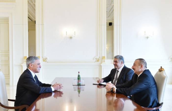 Le président Ilham Aliyev a reçu le directeur exécutif de la Formula One Group