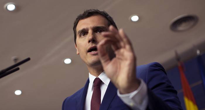 Líder de Ciudadanos llama a unir a los españoles en nuevo proyecto "nacional liberal"