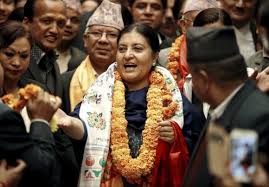 La presidenta de Nepal nombra al comunista Sharma Oli nuevo primer ministro