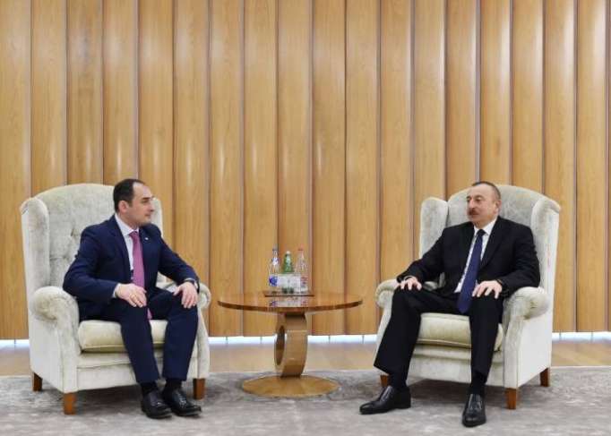 Ilham Aliyev recibe a los viceministros turco e italiano