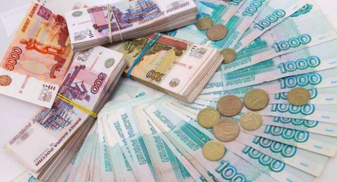 Medvédev: el sistema financiero y la moneda nacional de Rusia son estables