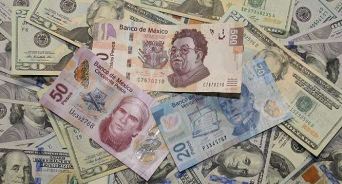 Peso mexicano avanza ante el dólar por la incertidumbre sobre economía de EEUU
