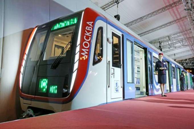 Baku-U-Bahn bekommt neue Züge aus Russland - FOTO