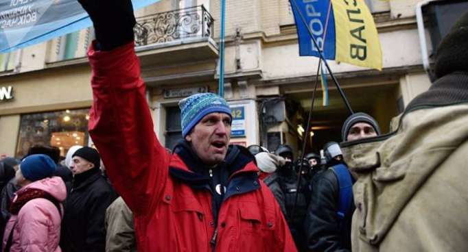 Varios agentes heridos en altercado con partidarios de Saakashvili en Kiev