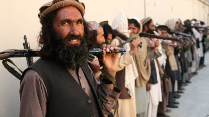 Les talibans appellent les Américains à "discuter"