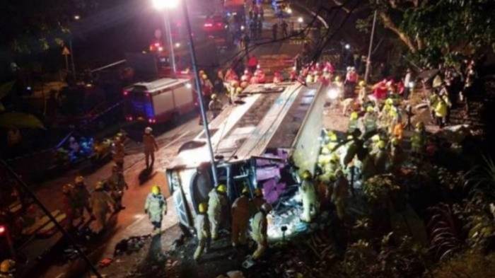 19 Tote bei Busunfall in Hongkong