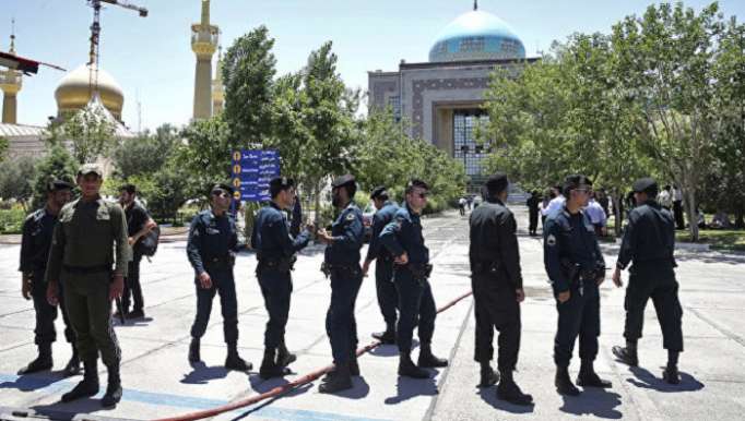 اعتقال رجل بعد محاولته التسلل لمكتب روحاني