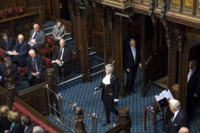 Une femme devient la première "black rod" du Parlement britannique