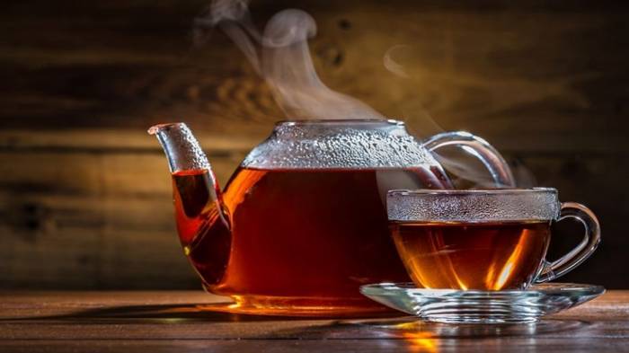 Hot tea linked to esophageal cancer in smokers, drinkers