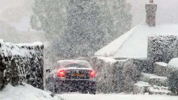 UK weather: Heavy snow causes UK-wide disruption