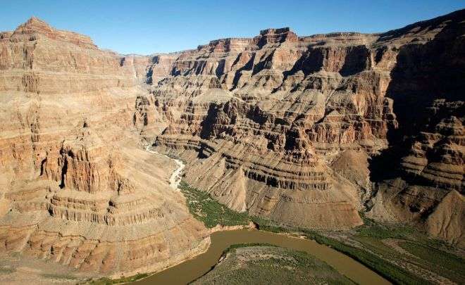 Grand Canyon helicopter crash kills three